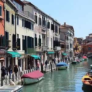 https://hotel-locanda-salieri.hotelslidodijesolo.com