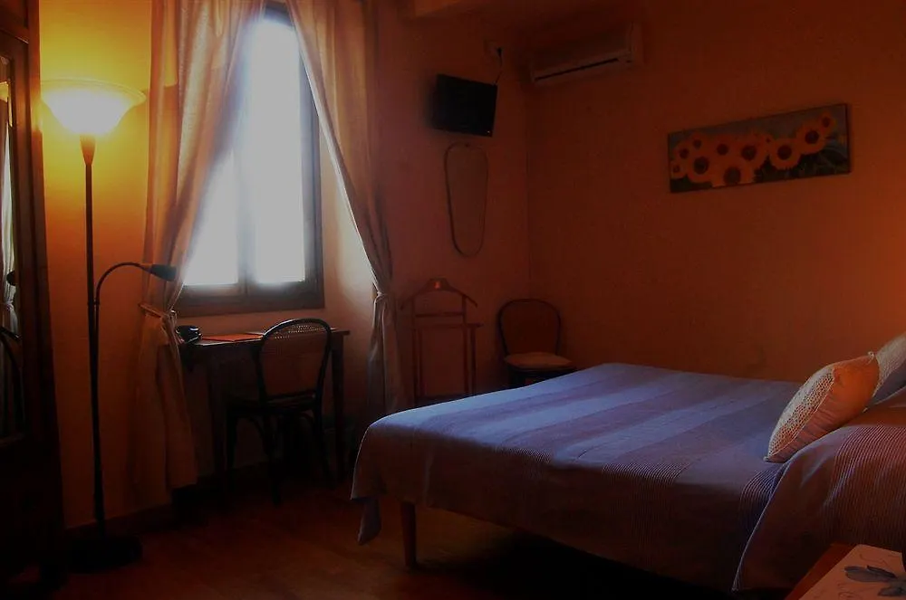 Alberghetto Della Marianna Cadenabbia 3*,  Italy